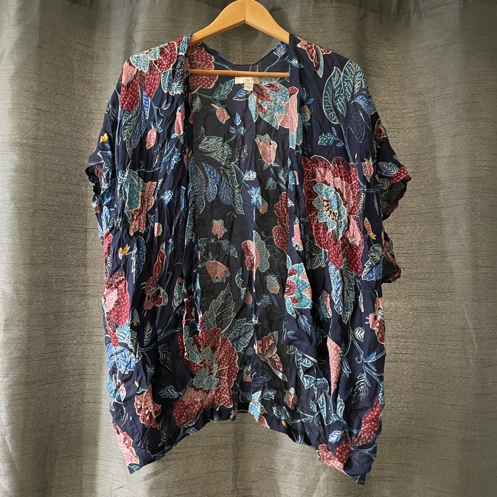 LOFT floral tunic/shawl/swimsuit cover up